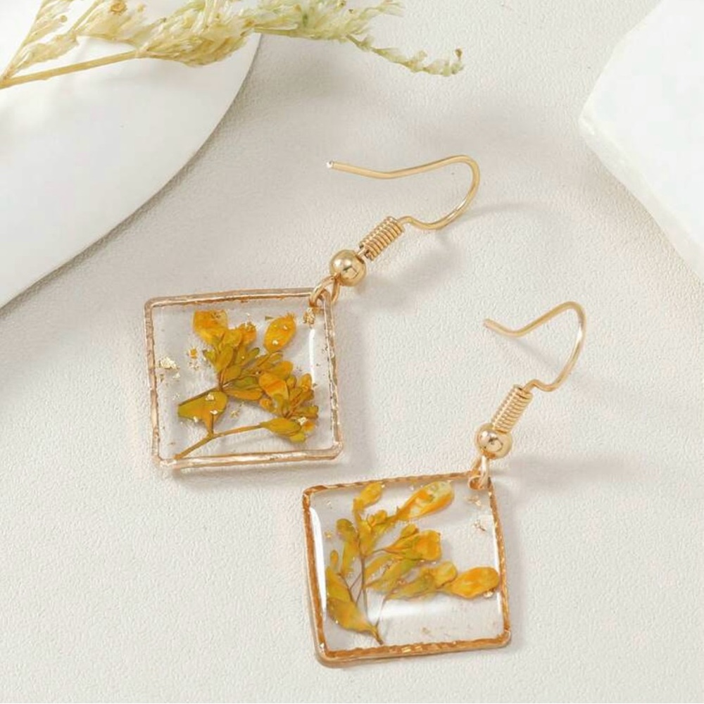 Pressed Dried Flower Drop Earrings NWT - Picture 2 of 3